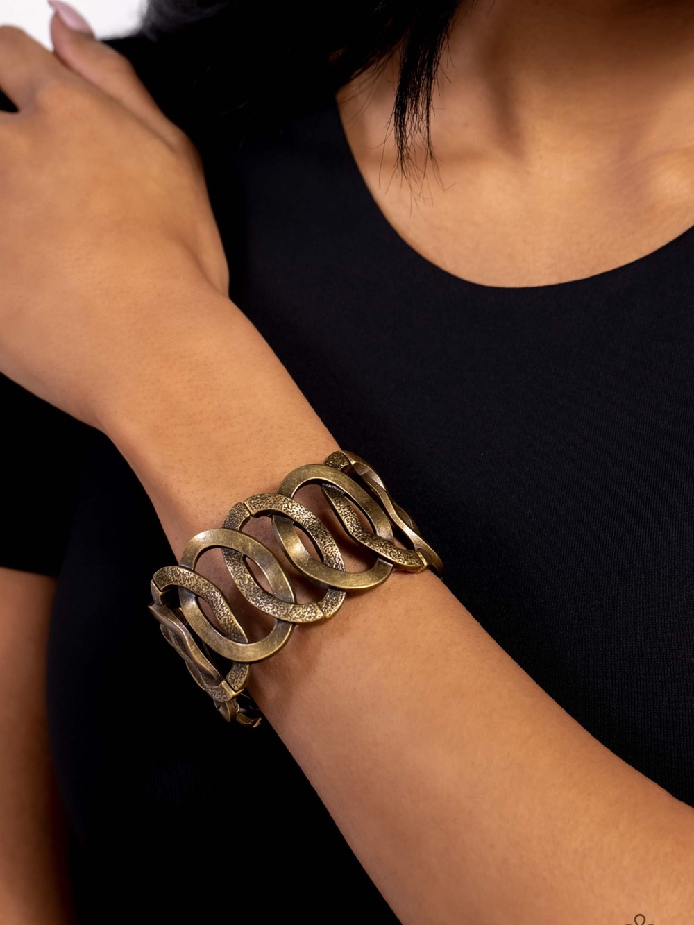 Women’s Antique Gold Link Bracelet - Elegant Chain Cuff